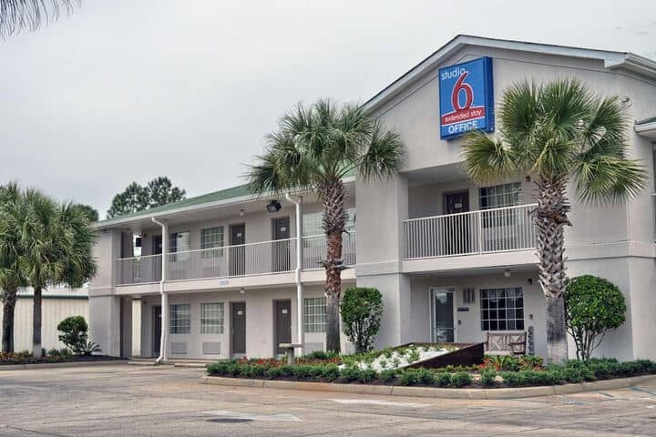 Hotel 32 of 33