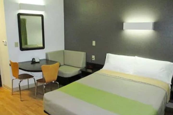Room 20 of 38