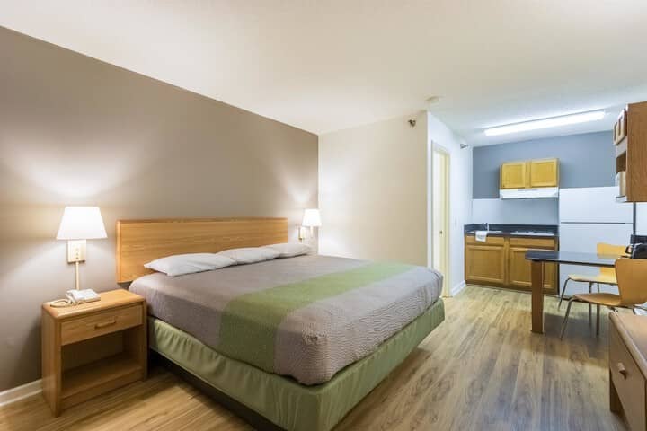 Room 12 of 30