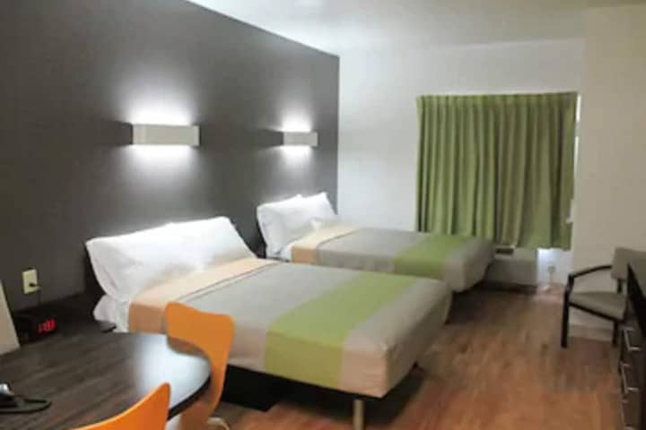 Room 19 of 38