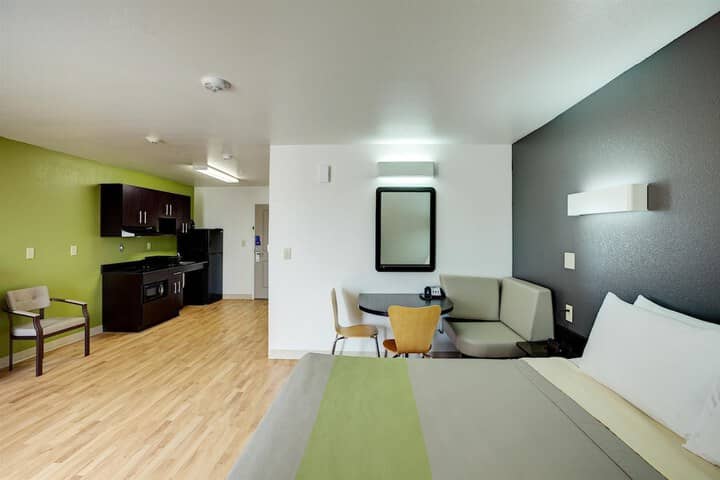 Room 11 of 38