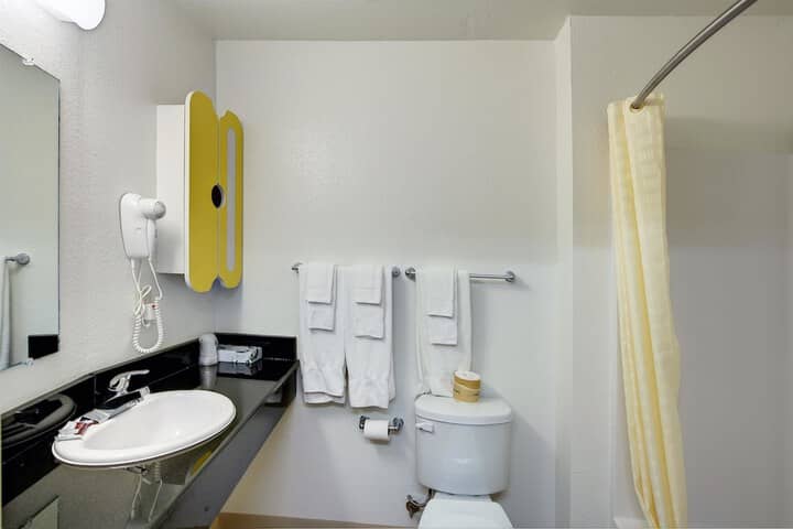 Room 7 of 38