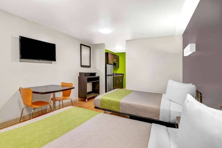 Room 12 of 33