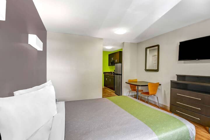 Room 5 of 33