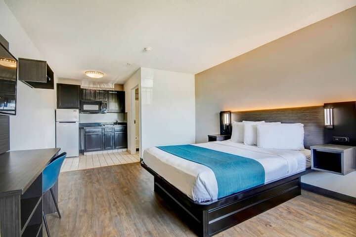Room 14 of 30