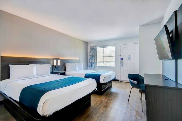 Room 7 of 30