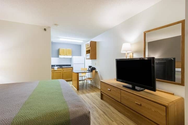 Room 9 of 30