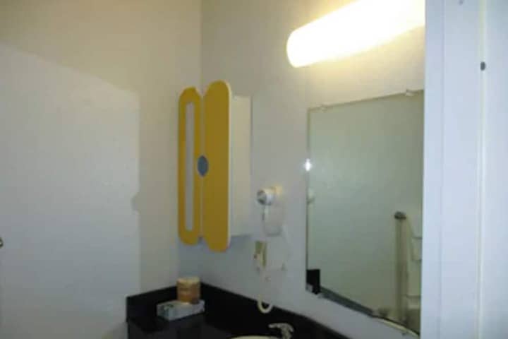 Room 29 of 38