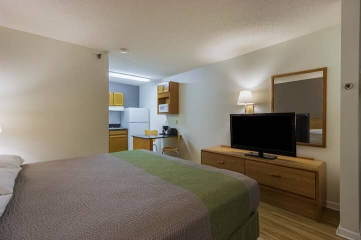 Room 14 of 30