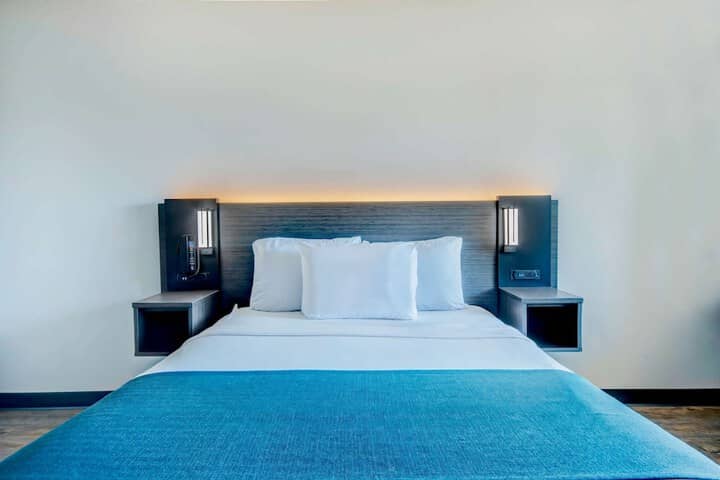 Room 15 of 30