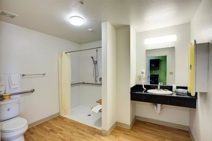 Room 5 of 38