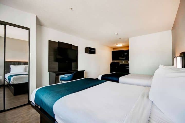 Room 6 of 30